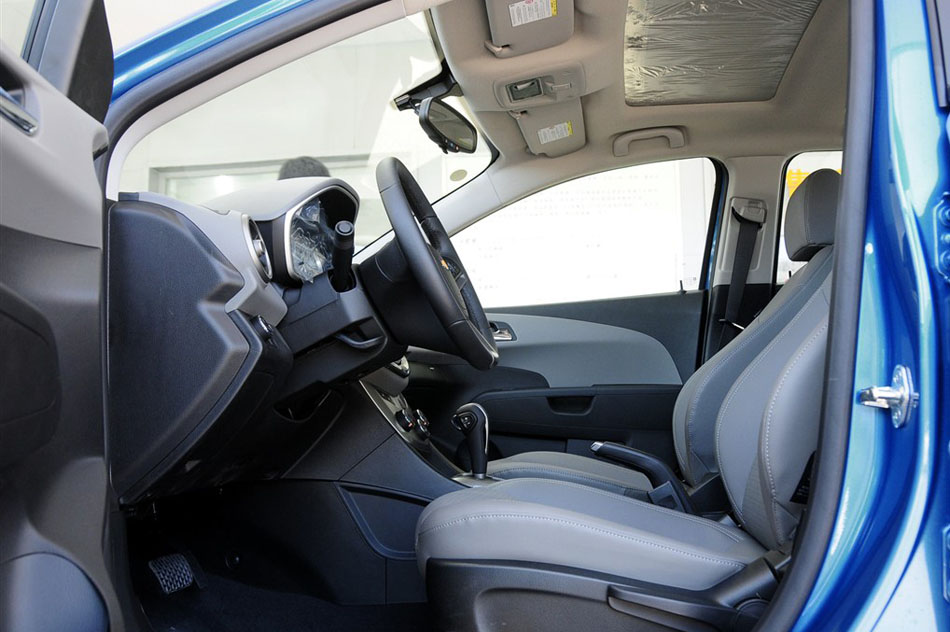 2014  1.6SX AT а οռ