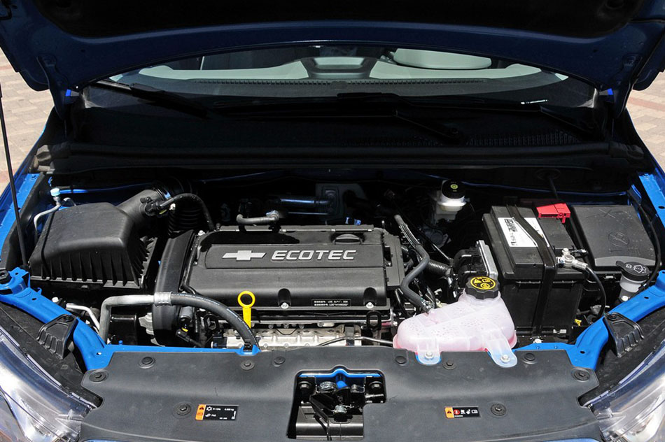 2014款 三厢 1.6SX AT 风尚版 引擎底盘