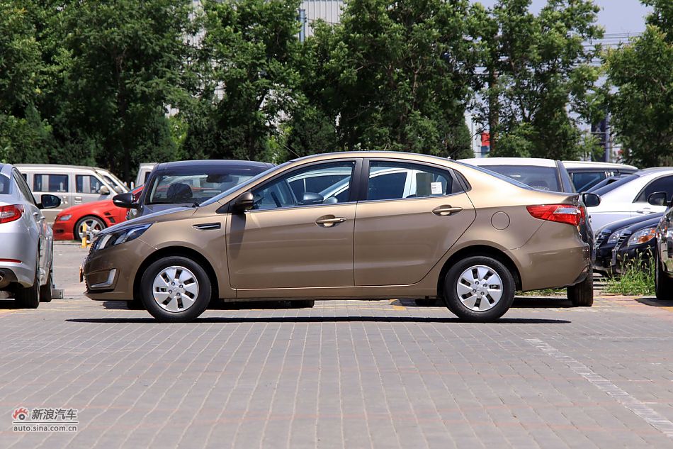 2011款起亚K2实拍