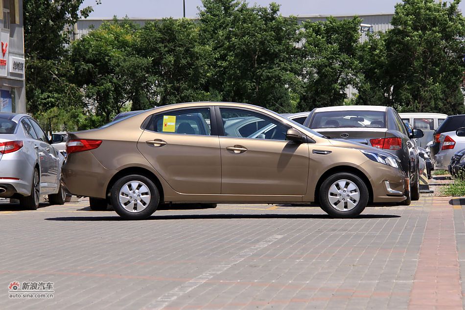 2011款起亚K2实拍