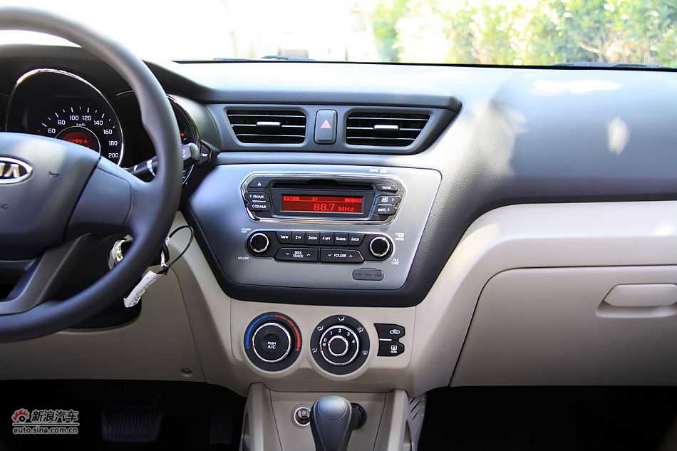 2011款起亚K2实拍