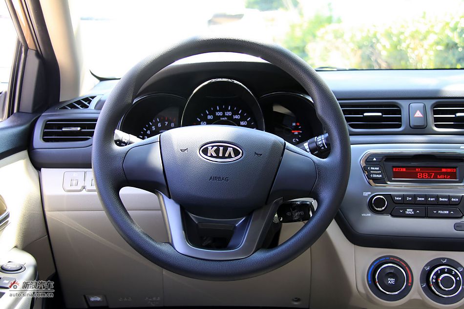 2011款起亚K2实拍