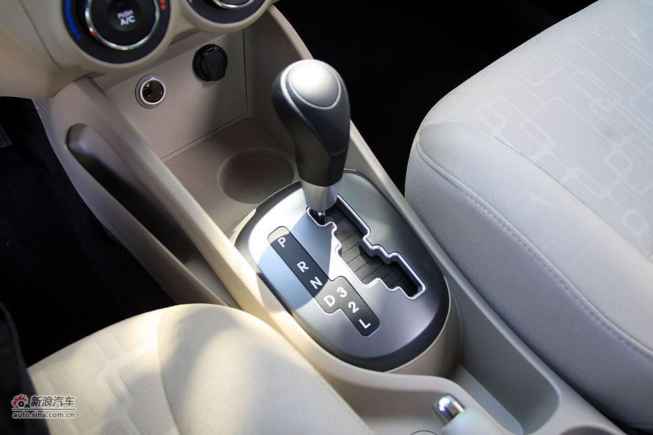 2011款起亚K2实拍