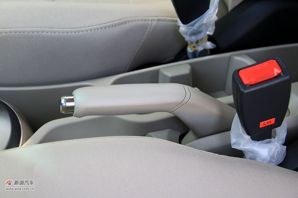 2011款起亚K2实拍