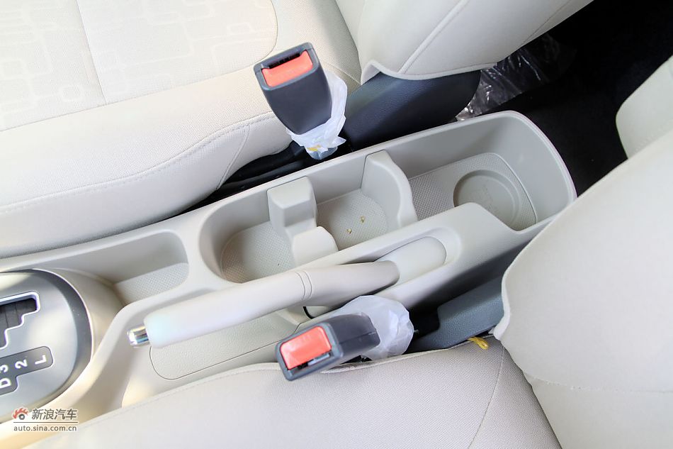 2011款起亚K2实拍