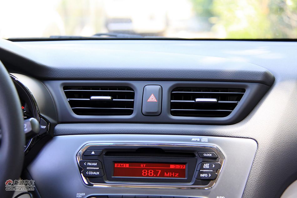 2011款起亚K2实拍