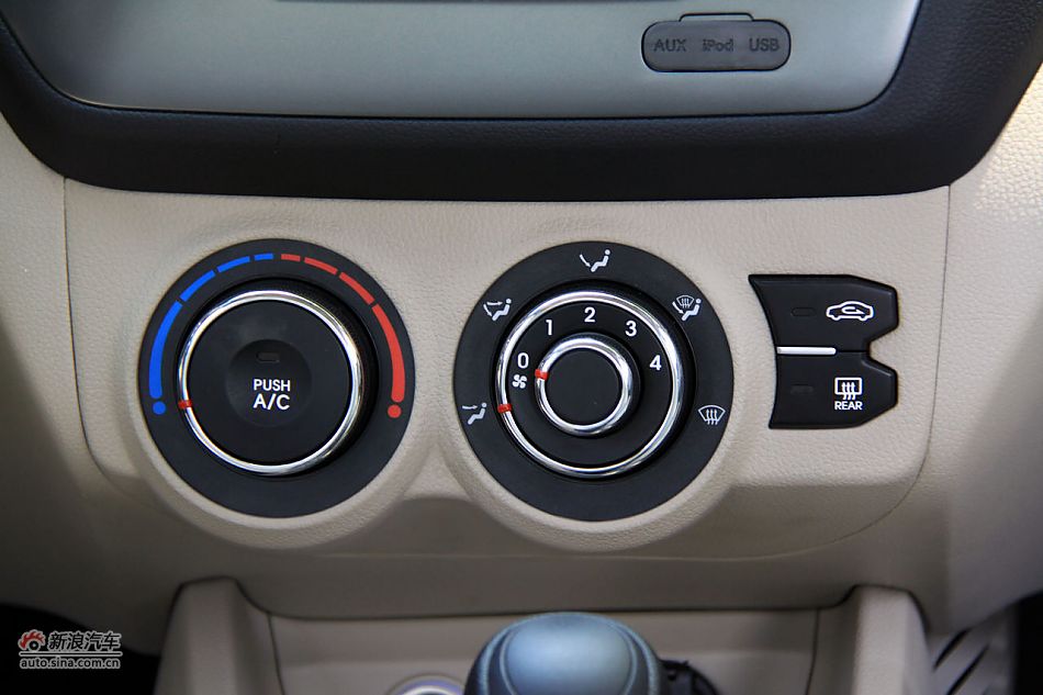 2011款起亚K2实拍