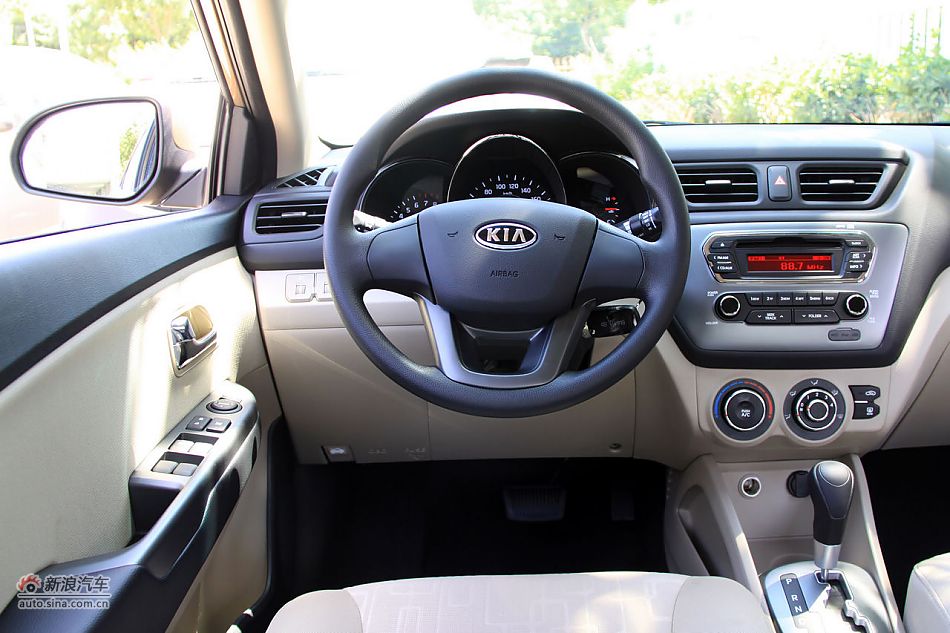 2011款起亚K2实拍