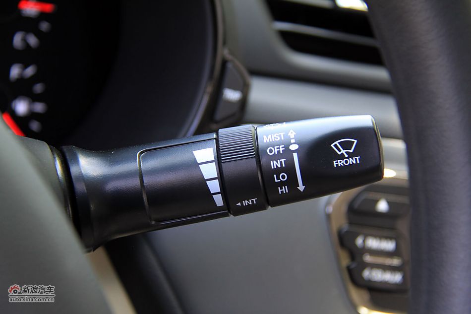 2011款起亚K2实拍