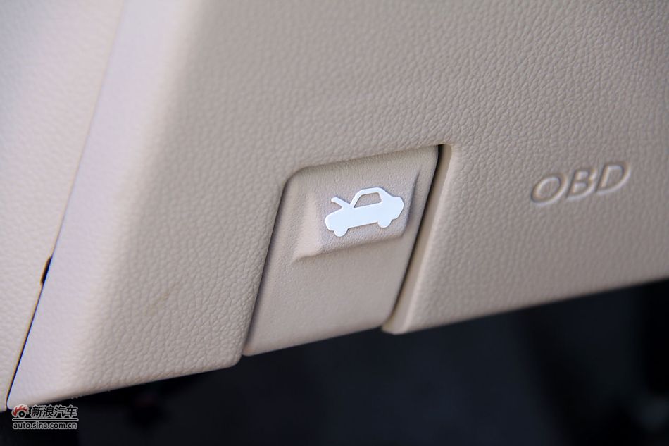 2011款起亚K2实拍