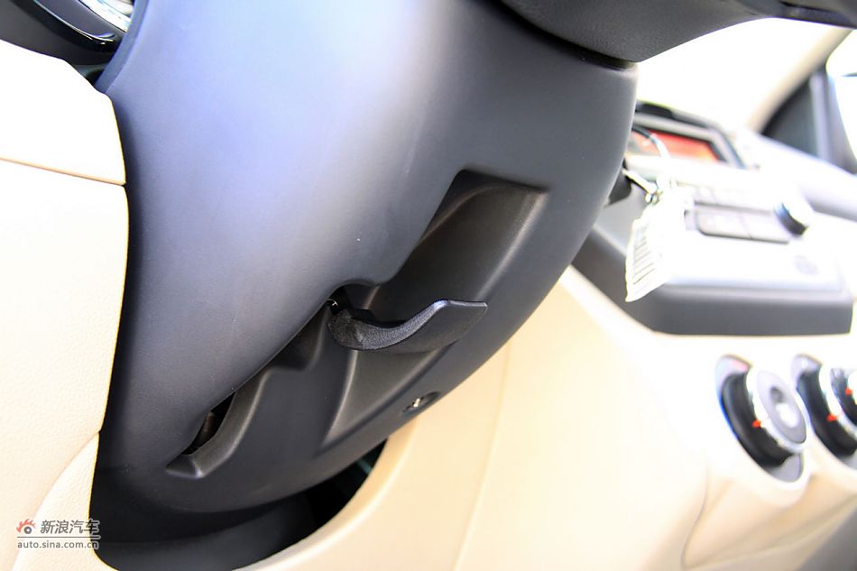 2011款起亚K2实拍