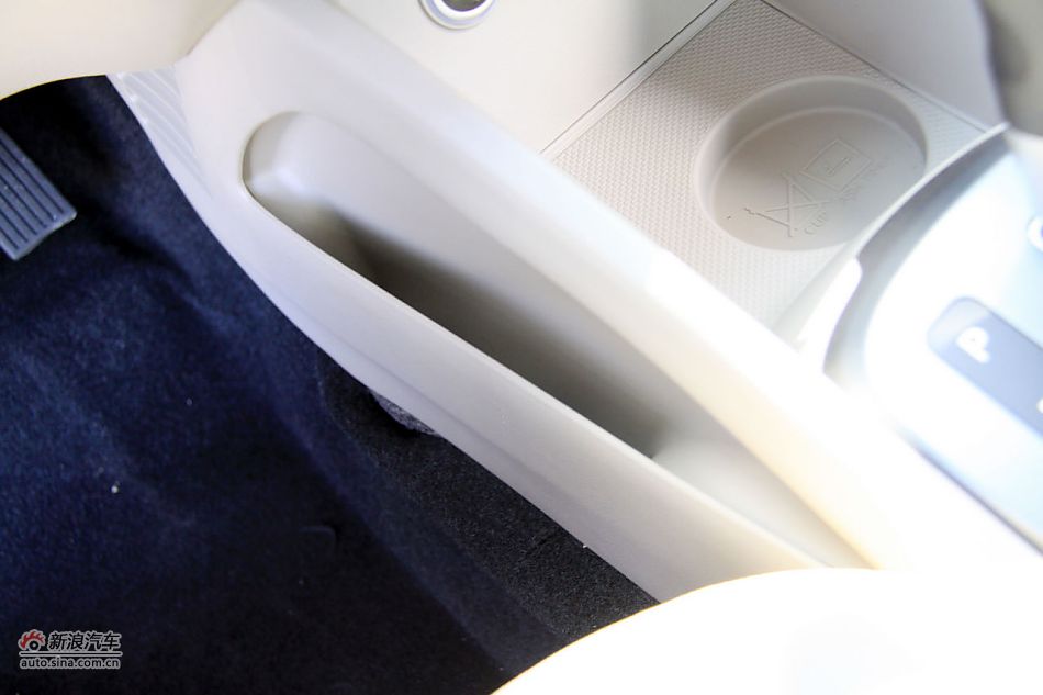 2011款起亚K2实拍