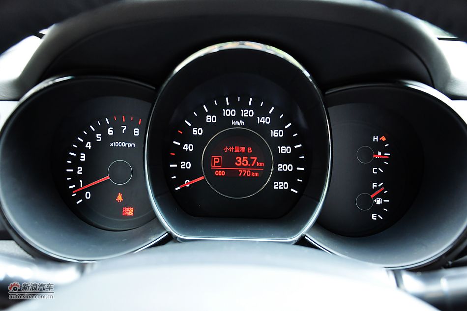 东风悦达起亚K2内饰功能