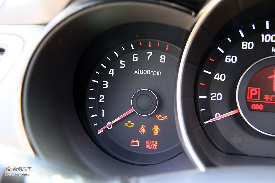 2011款起亚K2实拍