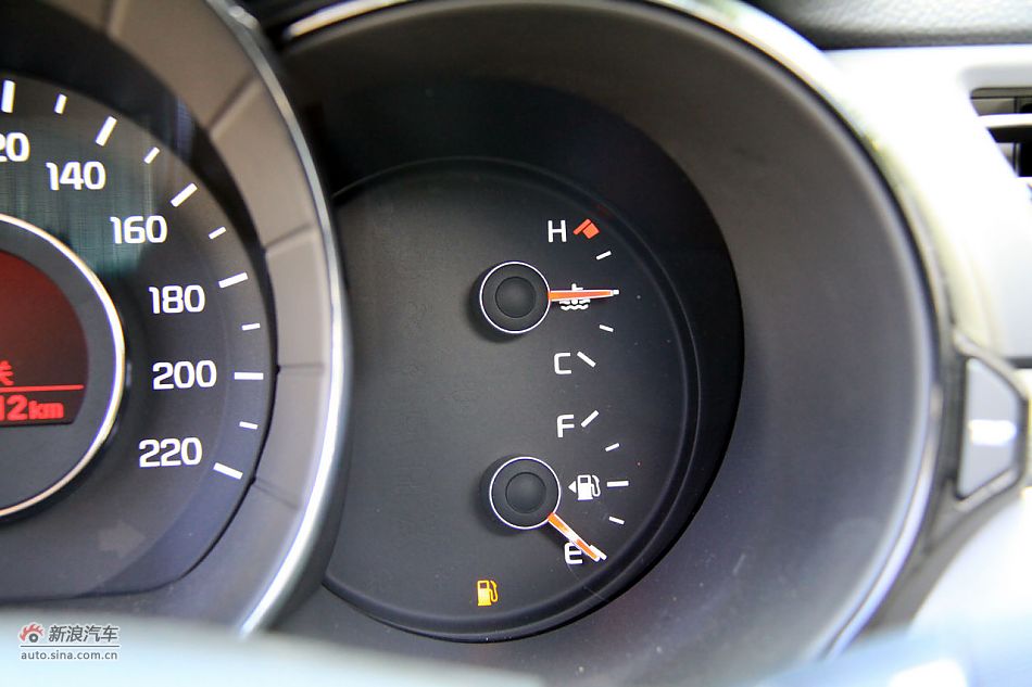 2011款起亚K2实拍