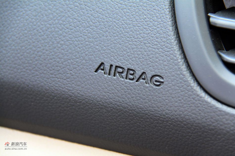 2011款起亚K2实拍