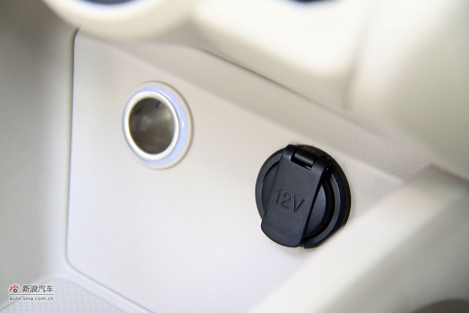 2011款起亚K2实拍