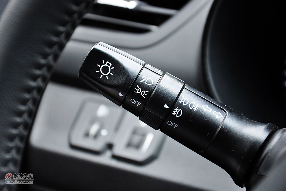 东风悦达起亚K2内饰功能