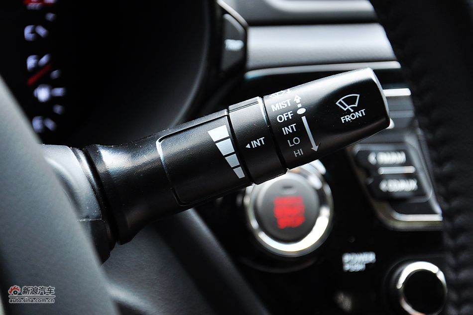 东风悦达起亚K2内饰功能