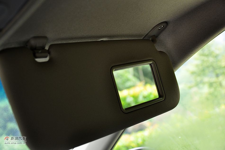 东风悦达起亚K2内饰功能