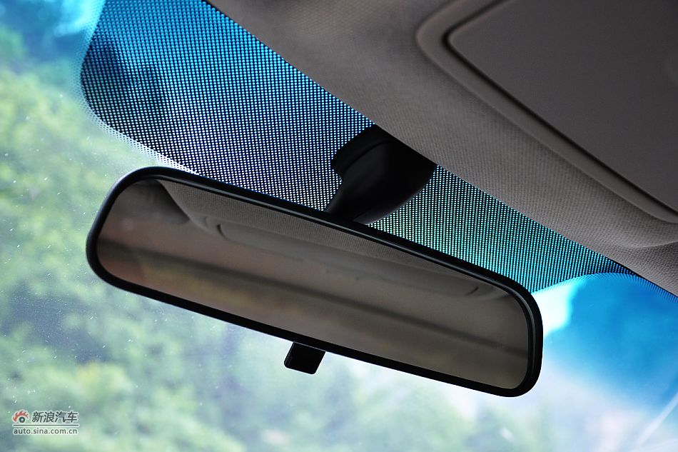 东风悦达起亚K2内饰功能