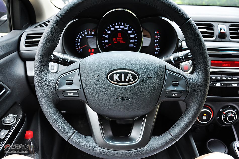 东风悦达起亚K2内饰功能