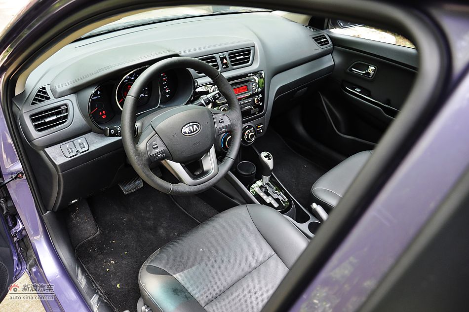 东风悦达起亚K2内饰功能
