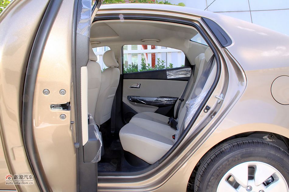 2011款起亚K2实拍