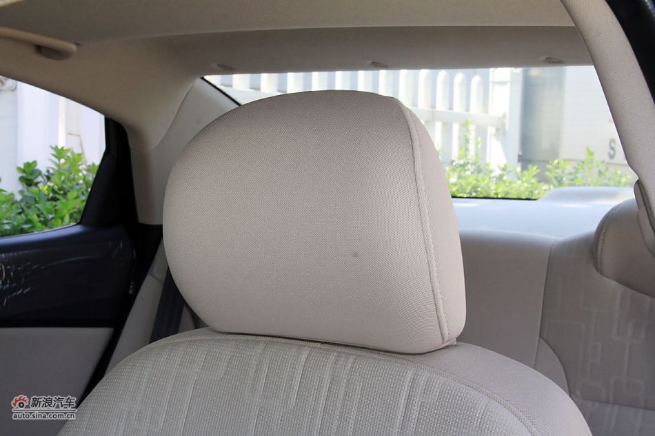 2011款起亚K2实拍