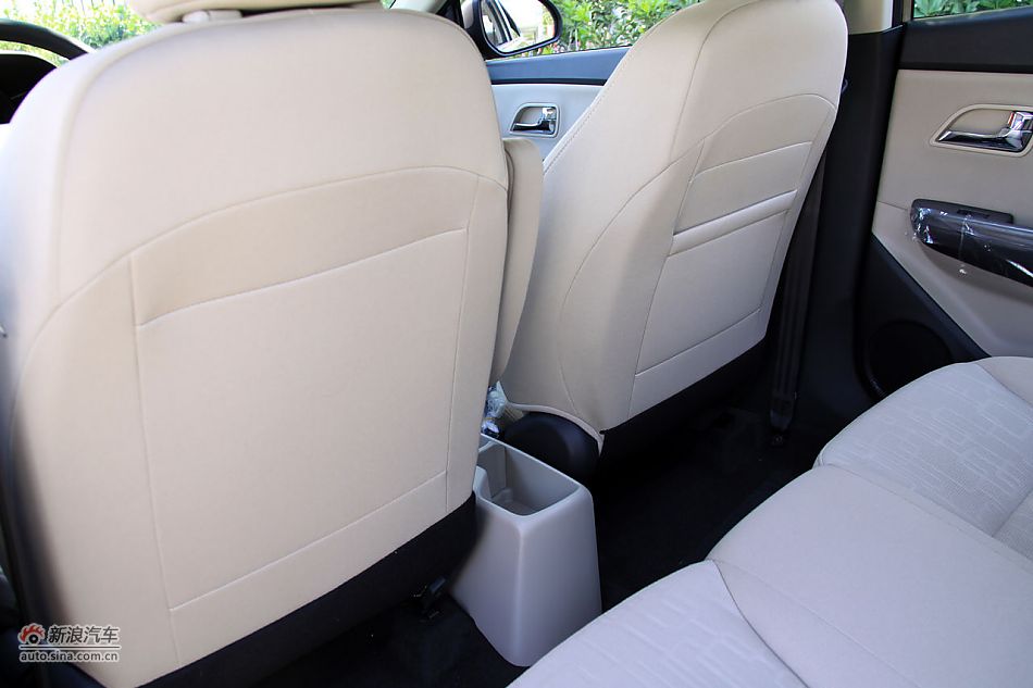 2011款起亚K2实拍