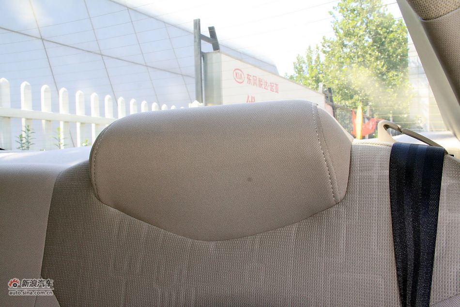 2011款起亚K2实拍