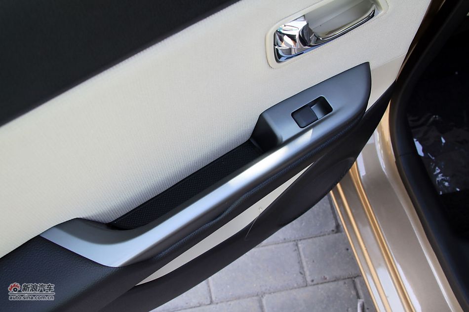 2011款起亚K2实拍