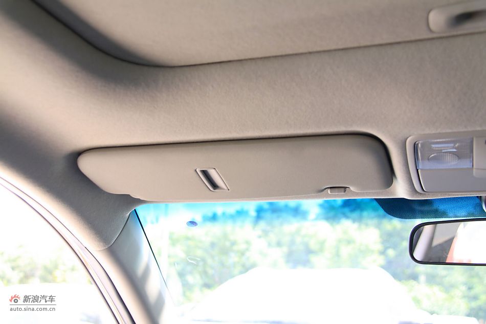 2011款起亚K2实拍