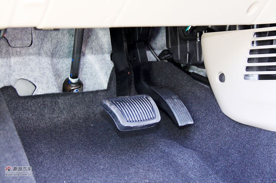 2011款起亚K2实拍