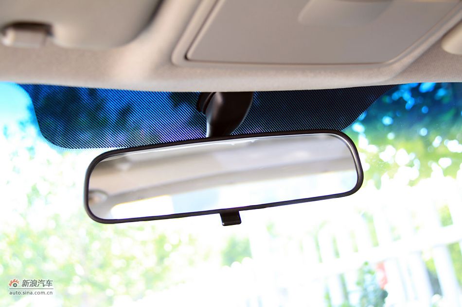 2011款起亚K2实拍