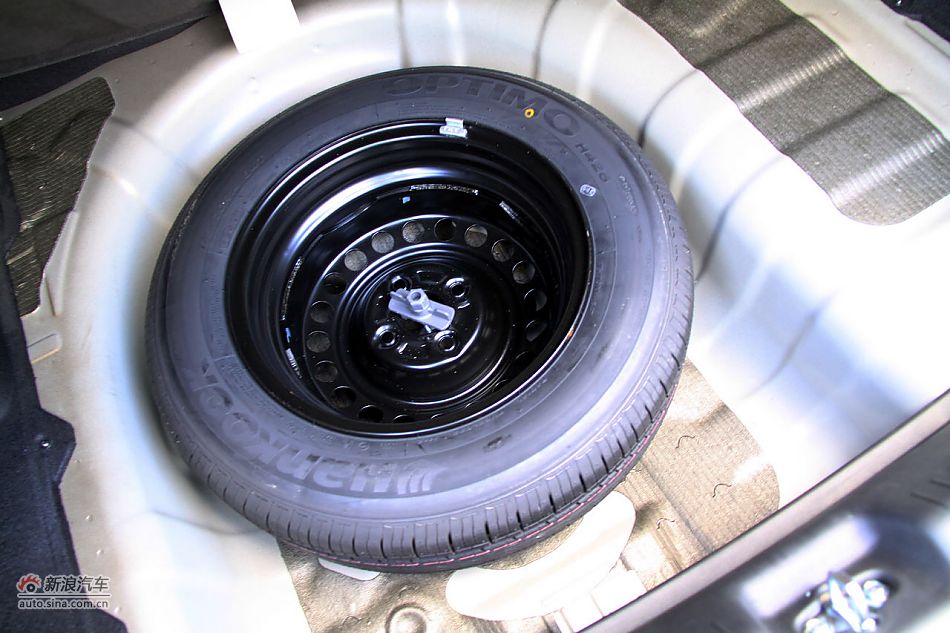 2011款起亚K2实拍