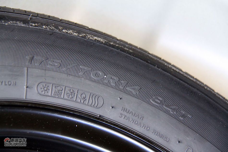 2011款起亚K2实拍