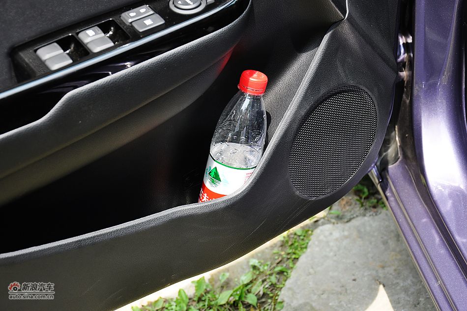 东风悦达起亚K2座椅空间