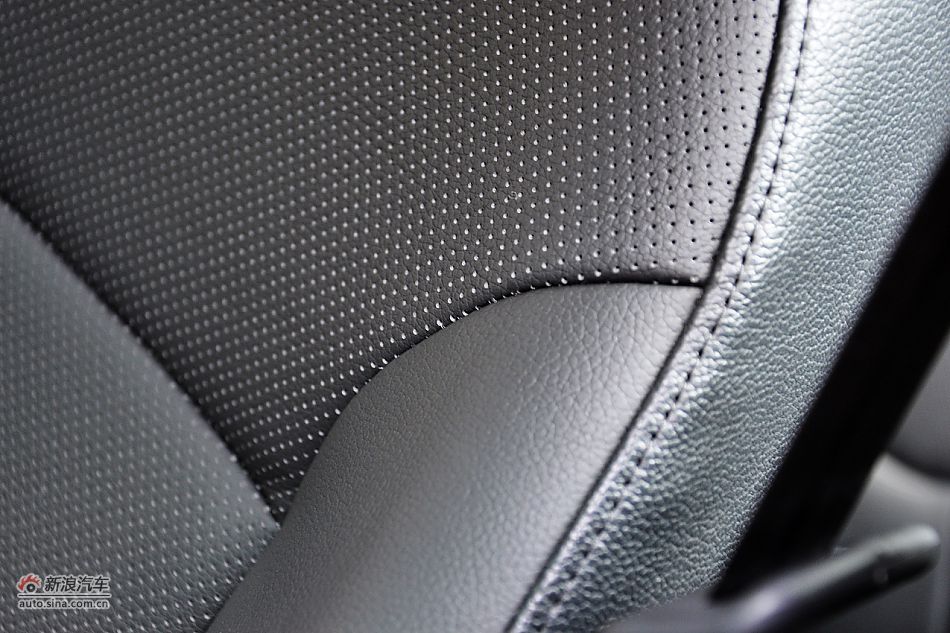 东风悦达起亚K2座椅空间