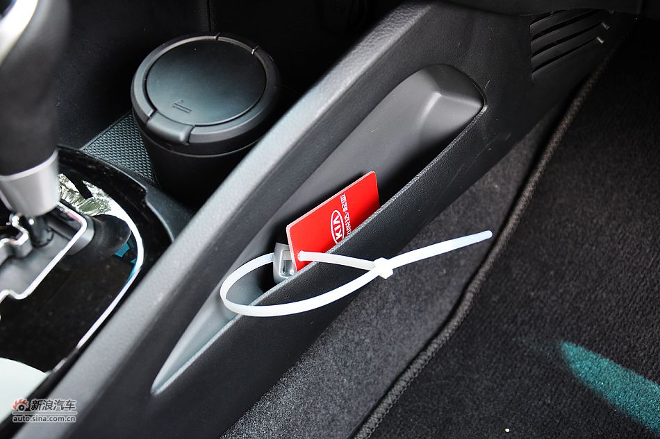 东风悦达起亚K2座椅空间