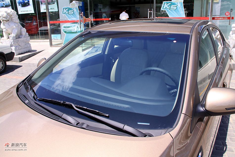 2011款起亚K2实拍