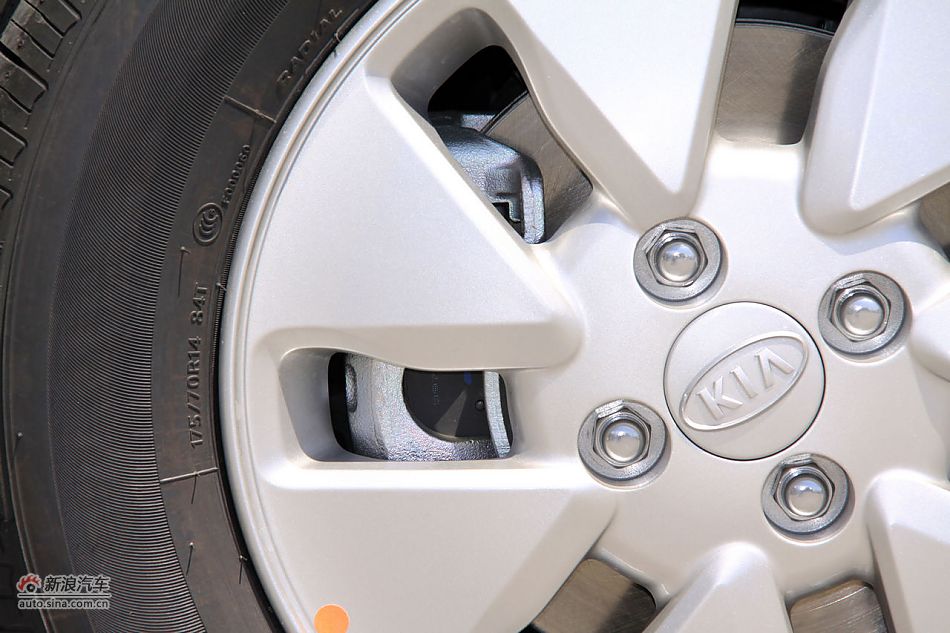 2011款起亚K2实拍