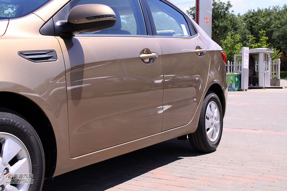 2011款起亚K2实拍