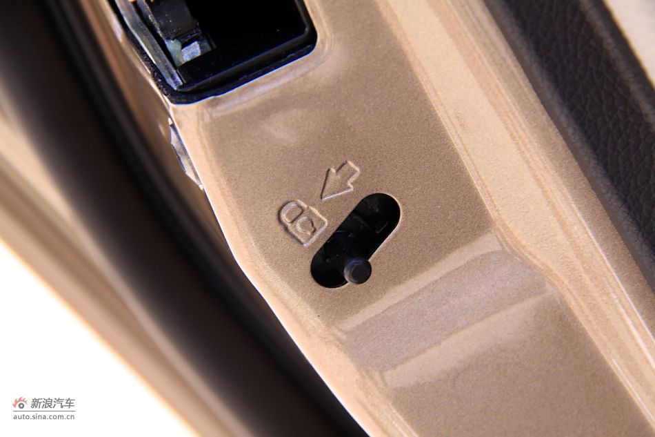 东风悦达起亚K2外观细节