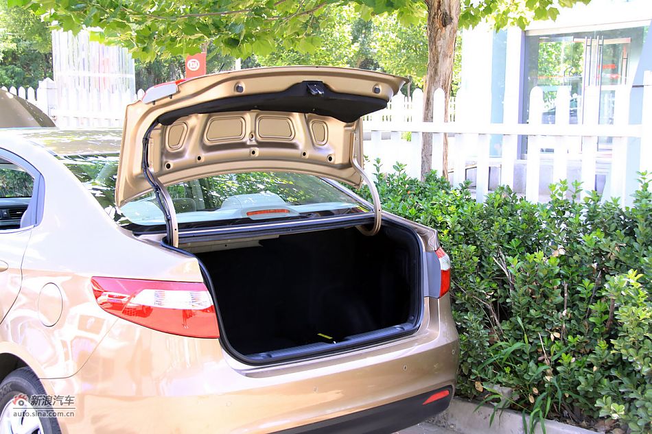 东风悦达起亚K2外观细节