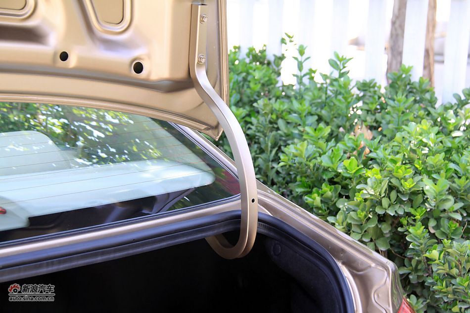 东风悦达起亚K2外观细节