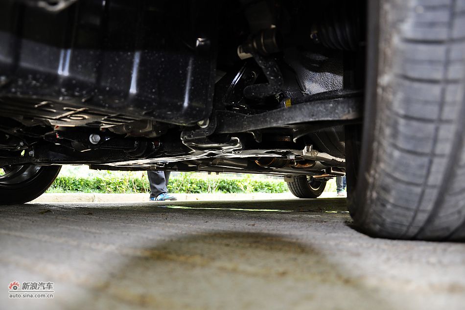 东风悦达起亚K2引擎底盘