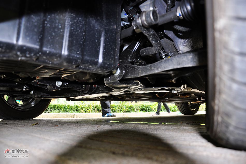 东风悦达起亚K2引擎底盘