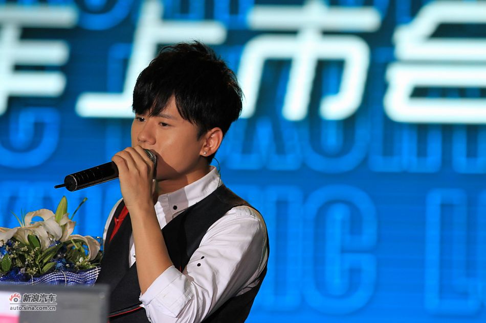 K2上市现场表演嘉宾张杰