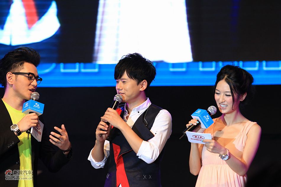 K2上市现场表演嘉宾张杰
